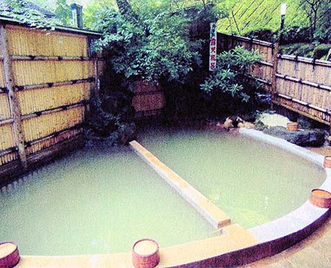 伊香保温泉の源泉地の露天風呂詳細画像