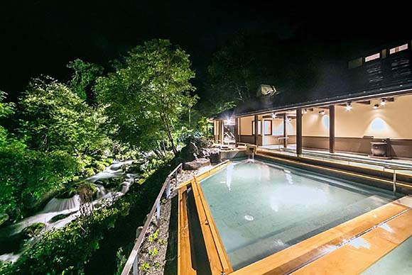 蓼科グランドホテル滝の湯 露天風呂夜景画像