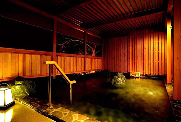 和銅鉱泉 薬師の湯 ゆの宿 和どう 露天風呂夜景画像