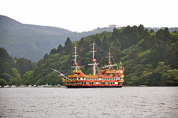 芦ノ湖海賊船画像