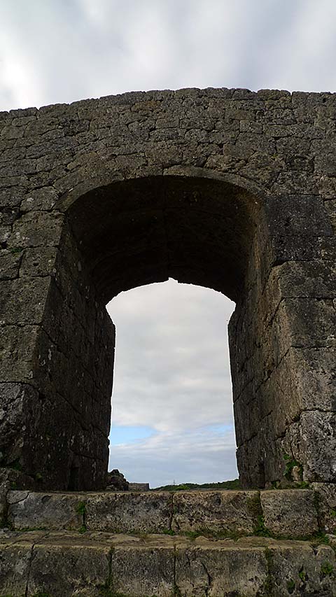 中城城跡 一の郭 裏門画像