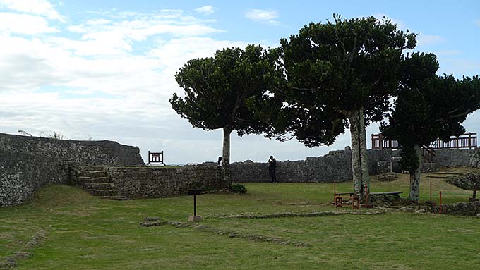 中城城跡 一の郭 正殿跡広場画像