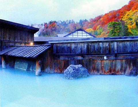 紅葉の泥湯温泉奥山旅館露天風呂画像