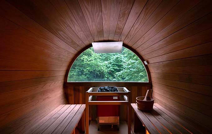 孫六温泉 六庵 バレルサウナ画像