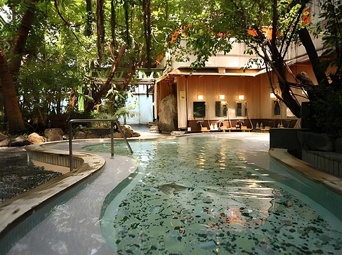 原鶴温泉 泰泉閣 ジャングル風呂画像