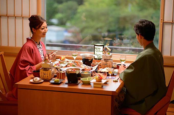 磐梯熱海温泉 萩姫の湯栄楽館 部屋で食事画像