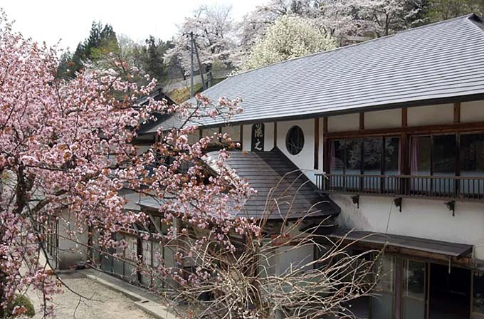 会津西山温泉 滝の湯 外観画像