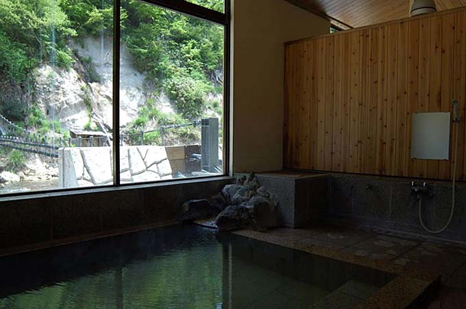 会津西山温泉 滝の湯 内湯画像