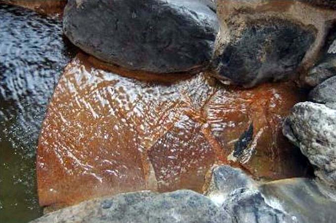 会津西山温泉 滝の湯 温泉湯口画像