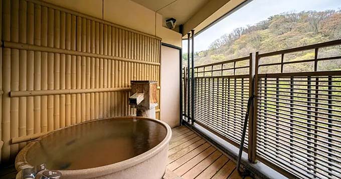 奥土湯温泉郷 山峡のいで湯 小滝温泉 客室専用露天風呂画像