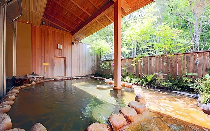 新鹿沢温泉 鹿鳴館 露天風呂画像