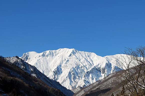 谷川温泉 雪の谷川岳画像