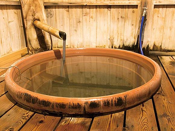 湯の小屋温泉 温泉テーマパーク龍洞 壺風呂画像