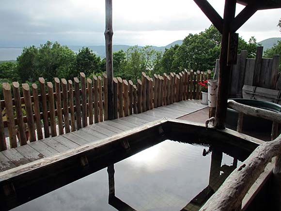網走湖畔温泉 オーベルジュ北の暖炉 露天風呂画像