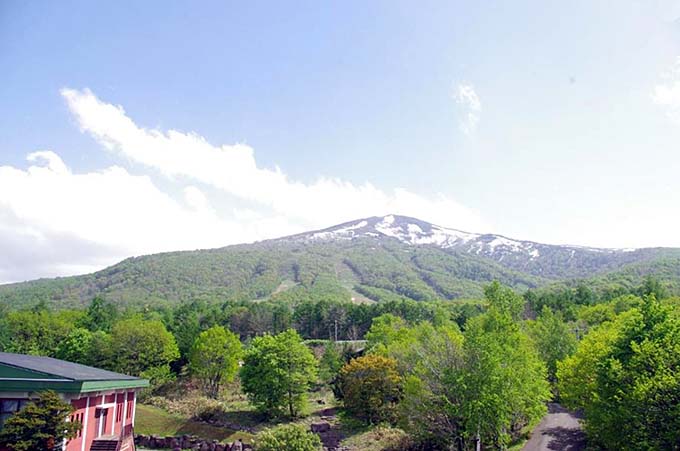 岩内岳とイワナイリゾート画像