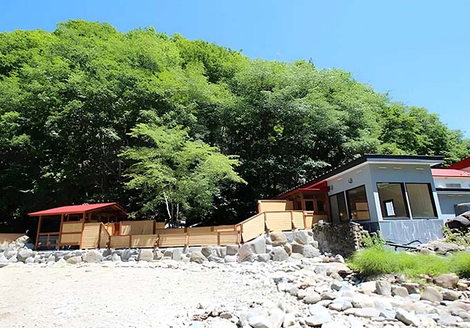 芽登温泉 芽登温泉ホテル 河原の露天風呂画像