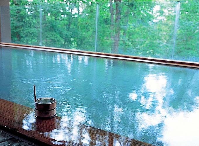 ニセコ昆布温泉 ホテル甘露の森 露天風呂画像