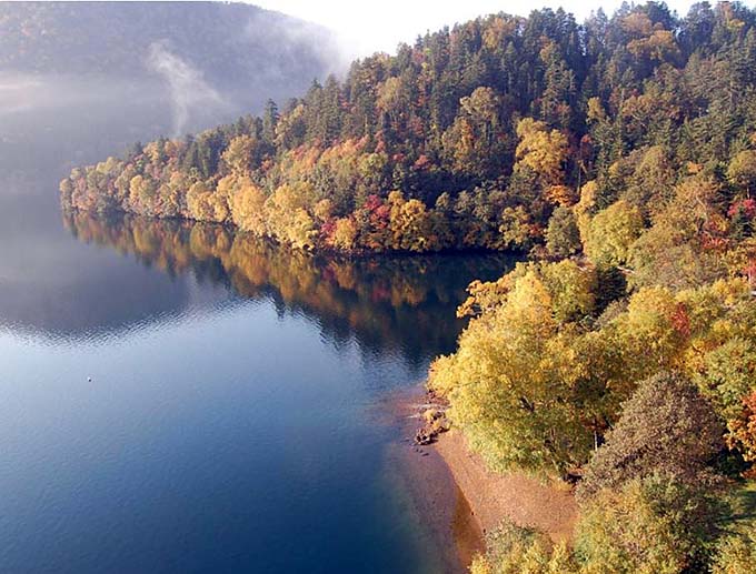四季の然別湖風景画像