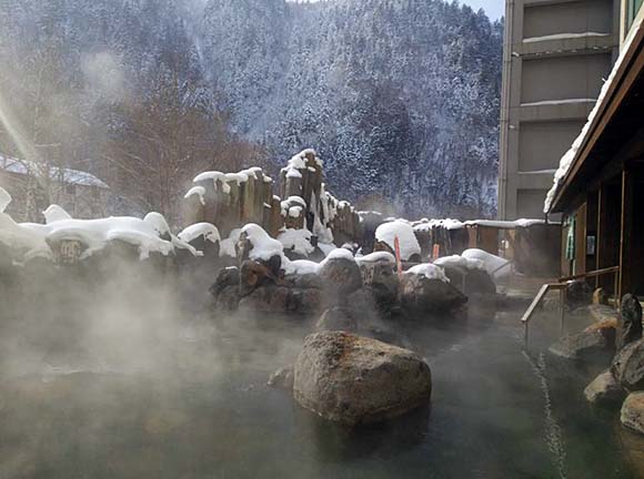 層雲峡温泉 層雲峡観光ホテル 露天風呂冬景色画像