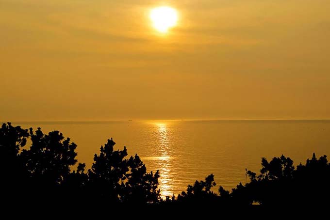瀬戸内海の夕陽画像