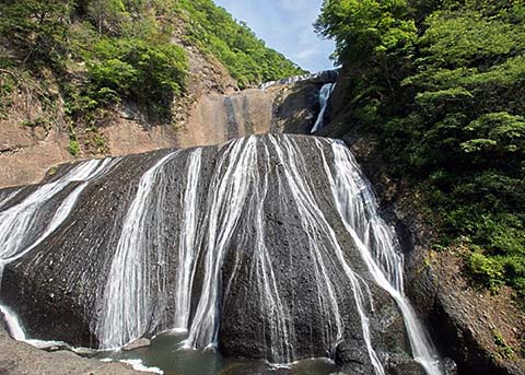 袋田の滝全景画像