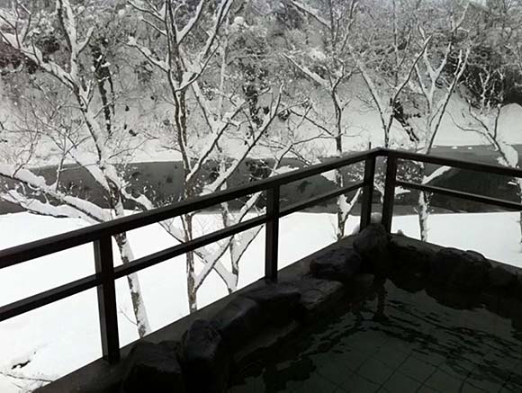 岩手湯本温泉 ホテル対滝閣 露天風呂画像