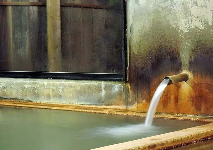 諏訪温泉 温泉湯口画像