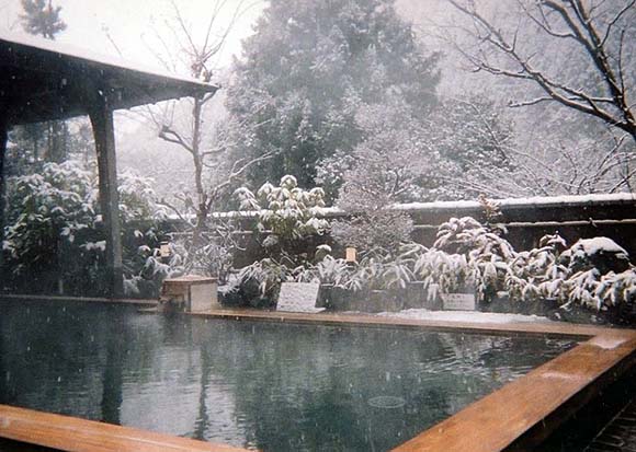 くらま温泉 冬の露天風呂画像