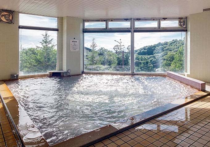 志賀高原 発哺温泉 岩菅ホテル 大浴場画像