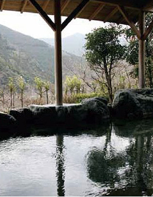 湯盛温泉ホテル杉の湯露天風呂画像