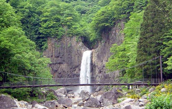 日本の滝百選 苗名滝画像