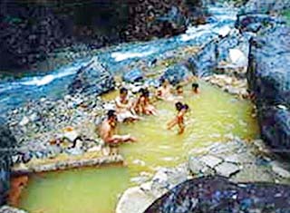新潟赤湯温泉河原の混浴露天風呂画像