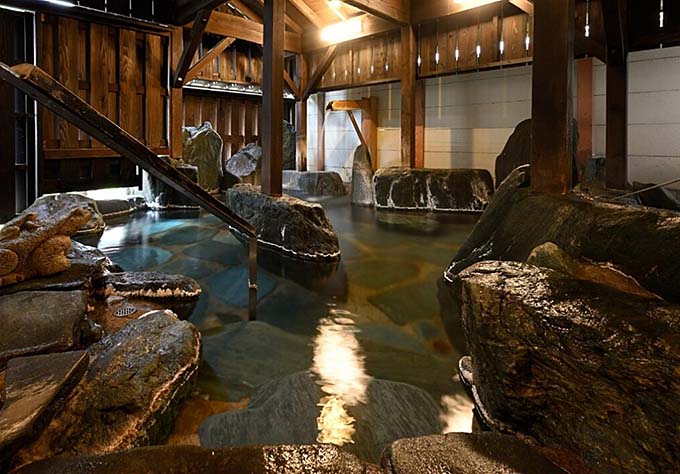 湯之谷温泉郷 大湯温泉 源泉湯の宿かいり 岩風呂画像