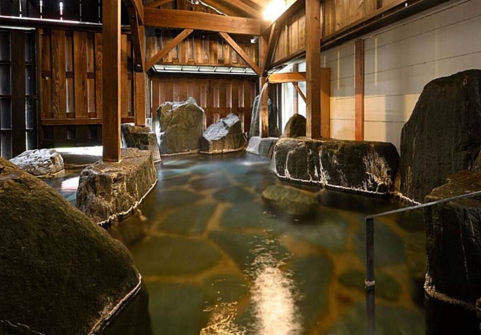 湯之谷温泉郷 大湯温泉 源泉湯の宿かいり 岩風呂画像