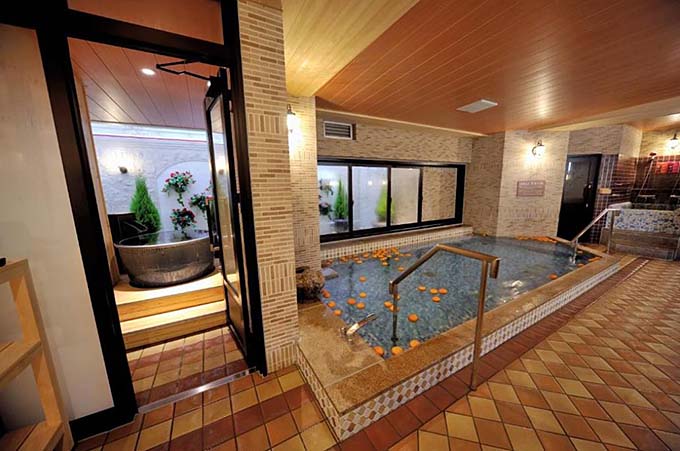 天然温泉 多宝の湯 ドーミーイン新潟 大浴場とつぼ湯画像