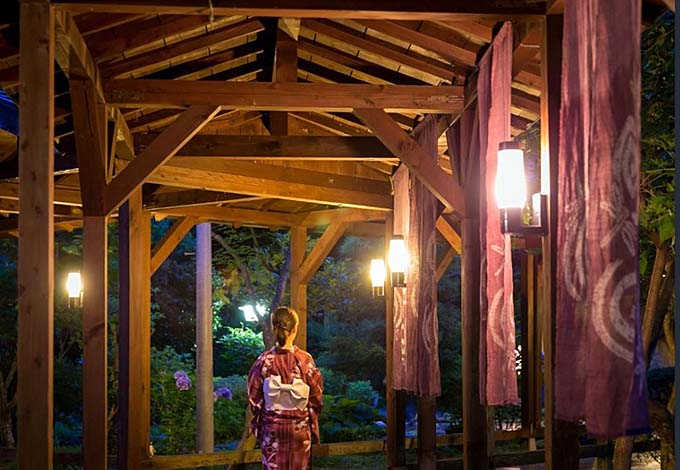 鷹ノ巣温泉 吊り橋と離れの宿 鷹の巣館 渡り廊下画像