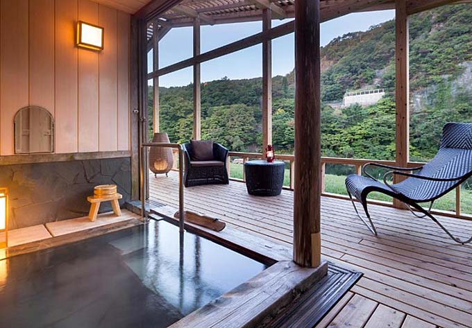 鷹ノ巣温泉 吊り橋と離れの宿 鷹の巣館 客室専用露天風呂画像