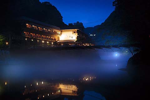 湯原温泉 八景夜景画像