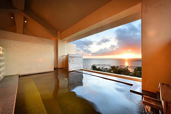 琉球温泉 龍神の湯 瀬長島ホテル 絶景露天風呂画像