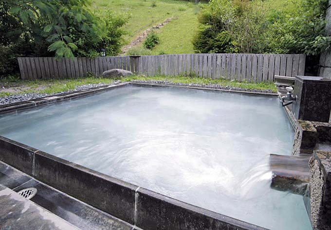 久住赤川温泉 久住高原ホテル 露天風呂画像