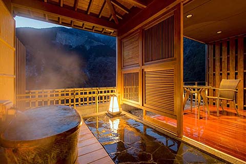 ホテル祖谷温泉特別室専用露天風呂画像