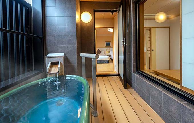青梅鮎美の湯 亀の井ホテル青梅 客室専用露天風呂画像