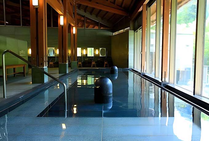 秋川渓谷 瀬音の湯 展望大浴場画像