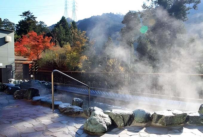 秋川渓谷 瀬音の湯 露天風呂画像