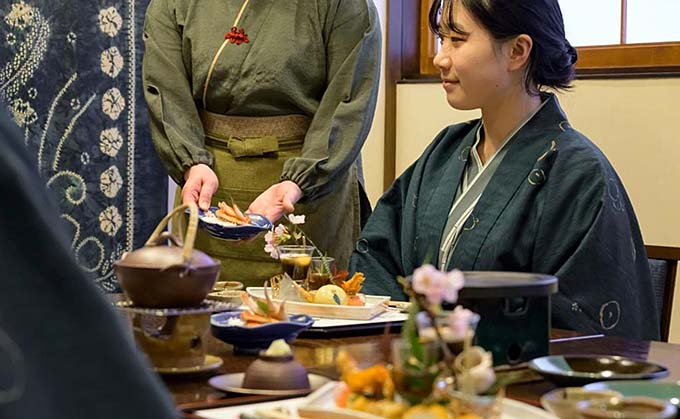 岩井温泉 山陰最古の湯 岩井屋 食事処画像