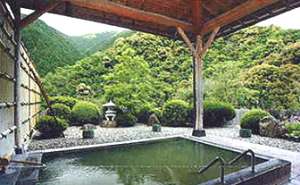 鶴の湯温泉露天風呂画像