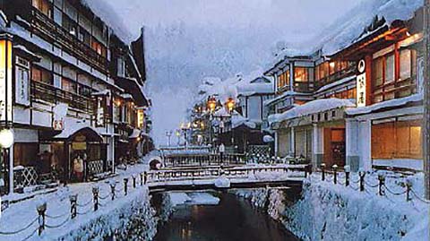 銀山温泉冬景色画像