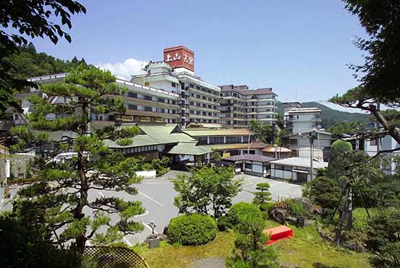 かみのやま葉山温泉 日本の宿古窯 全景画像
