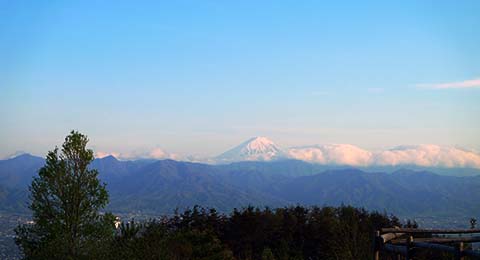 ほったらかし温泉から望む富士山画像