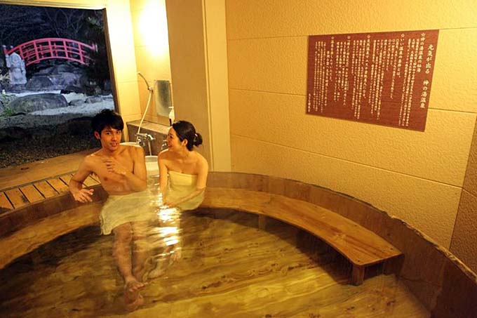 神の湯温泉 ホテル神の湯 樽風呂画像